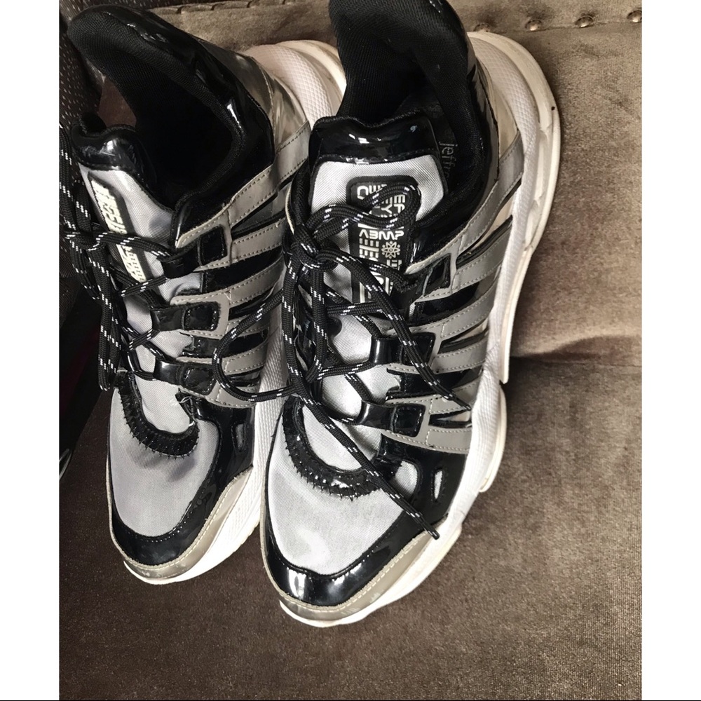 Women’s Sneakers